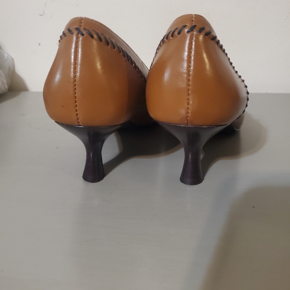 Laura Ashley Tan Leather Heels - Picture 3 of 6
